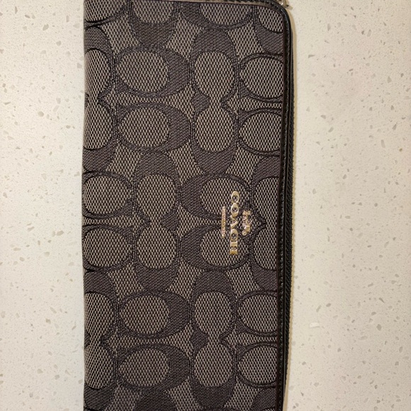 COACH monogram wallet - Picture 2 of 6